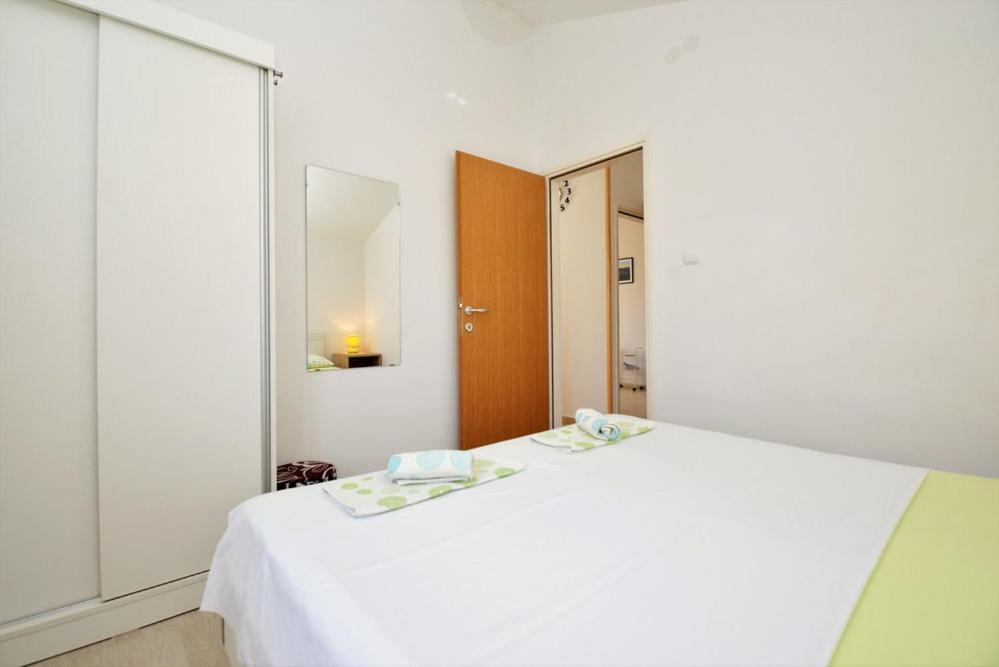 Apartments Viola Betina  Kamer foto