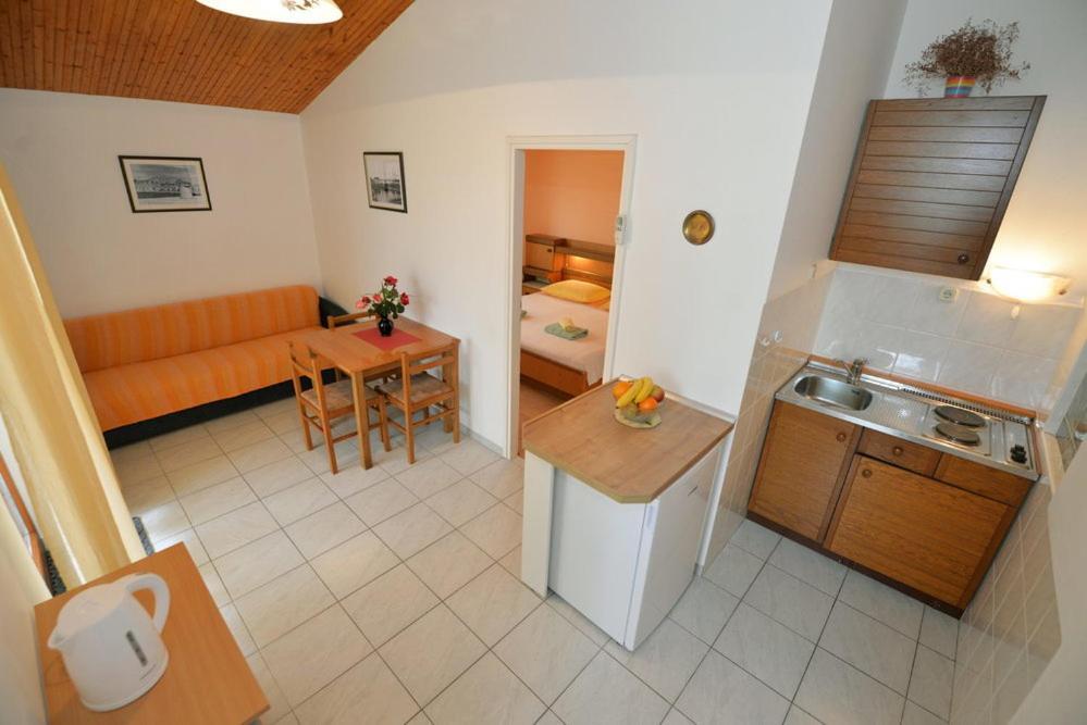 Apartments Viola Betina  Kamer foto